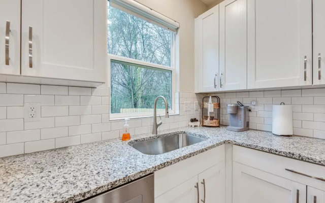 Family-friendly Home ~ 5 Mi to UNC Charlotte!