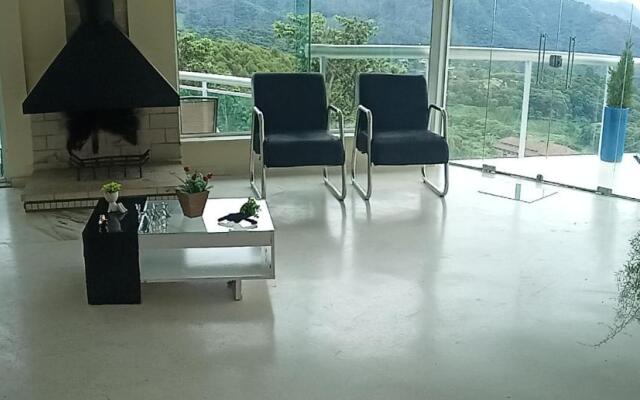 CASA ASA DELTA NOVA FRIBURGO COM LAREIRA e JACUZZI