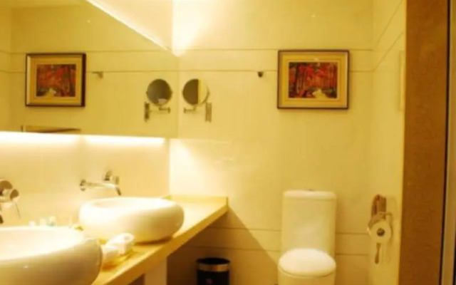 Golden Vision Hotel