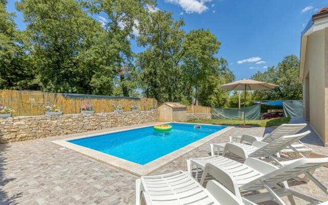 Holiday House Mir