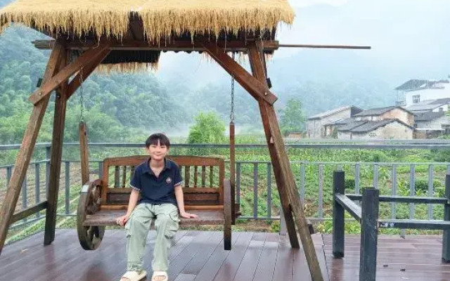 Xiuning Liu Jie's Family Farmhouse