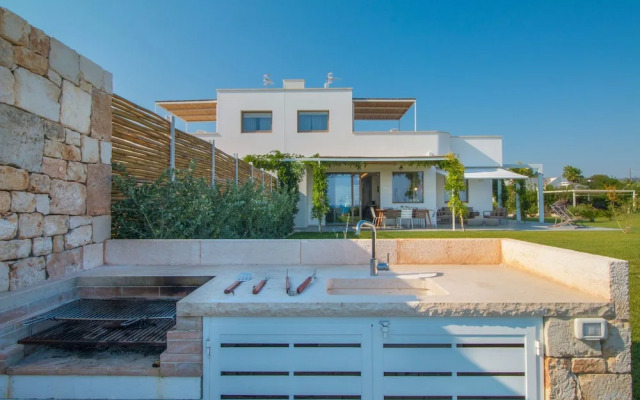 TD Villa Ponente Luxury Villa with Sea View Pool