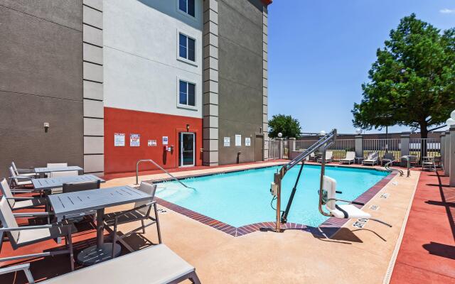 Holiday Inn Express Hotel & Suites Dallas Lewisville, an IHG Hotel