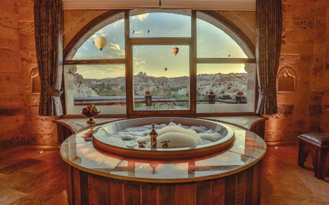 Sah Saray Cave Suites Halal Hotel