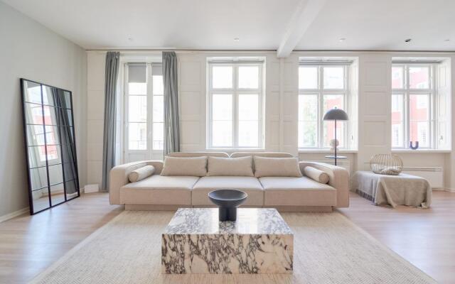 130 Sqm - Nyhavn/New Harbor Location - 150M To Metro