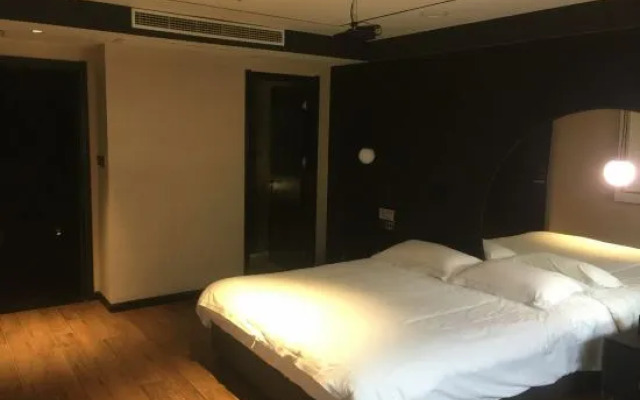 PK e-sports Hotel (Shanghai Songjiang University Town)