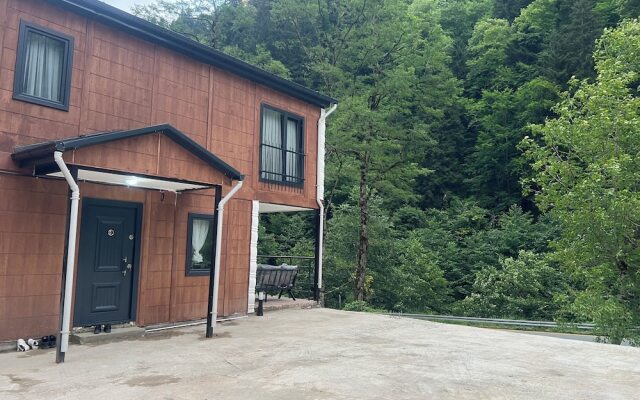 Mariposa Luxury House