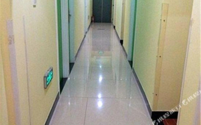 Zhonghe Fengyuan Hotel