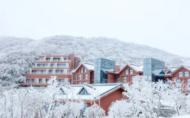 Jinfo Mountain Holiday Hotel