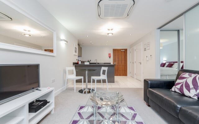 Roomspace - New Manor House