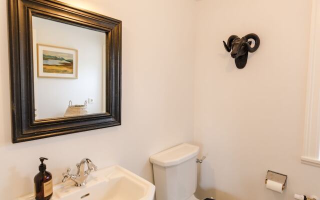 Beautiful bright and embracing villa in old town Akureyri