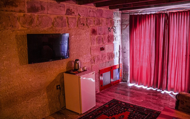 Ottoman Cave Junior