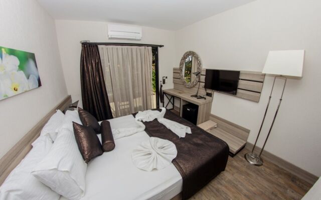 S3 Seahorse Beach Club & Hotel
