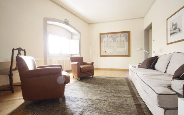 Lungarno Vespucci Elegance in Florence