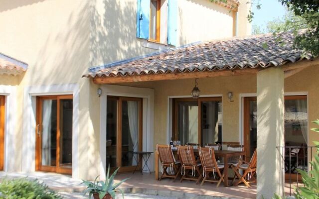 Luxurious Villa with Private Pool at Saignon France