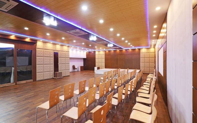 OYO 7054 Hotel Amabalika