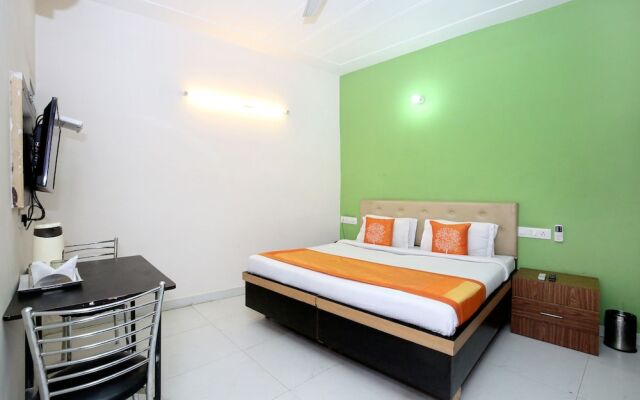 OYO 5785 Silver One