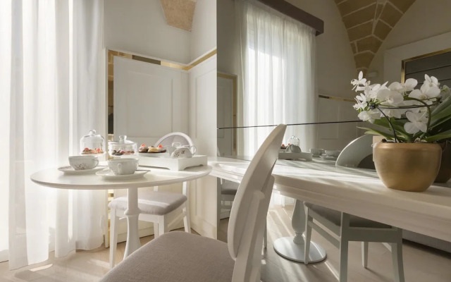 Acquaviva Suites
