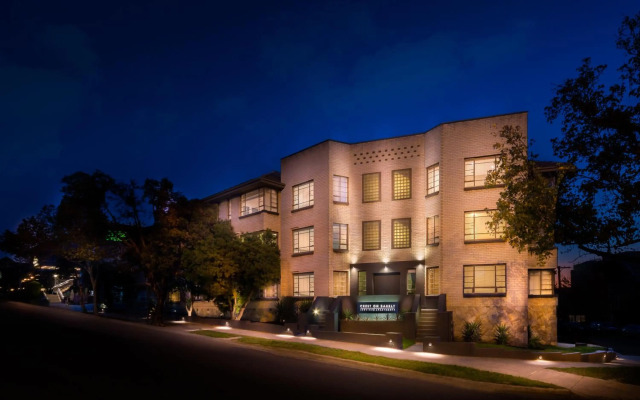 Crest on Barkly Serviced Apartments