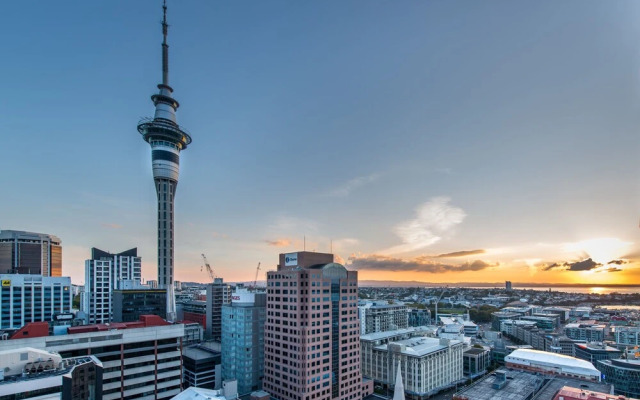 JHT - 1 BRM Apartment, Superb Central, Sky Tower view