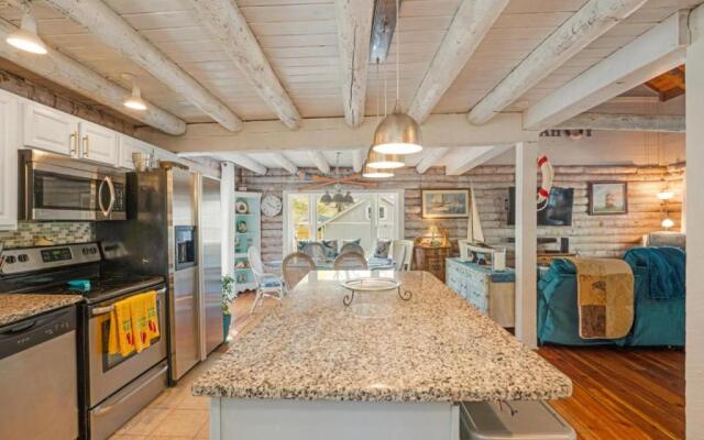 Blue Heaven by Oak Island Accommodations