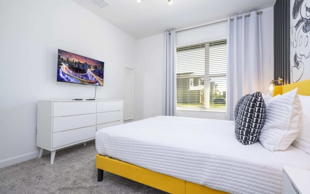 Stunning 5Bd Private Pool & Waterpark @ Champions Gate 8913