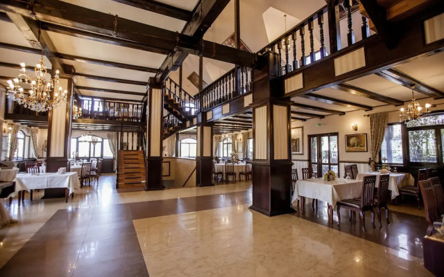 Q Resort and Spa Sacele	
