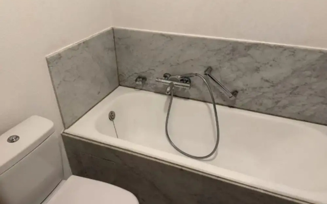 Studio met ensuite badkamer - WiFi en TV