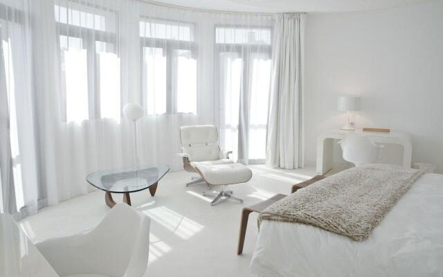 Hotel 111