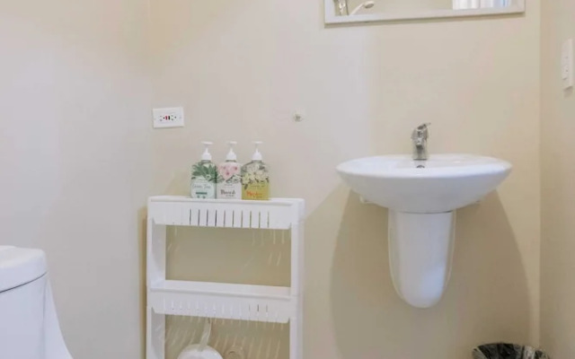 A Cozy Urban Home Away