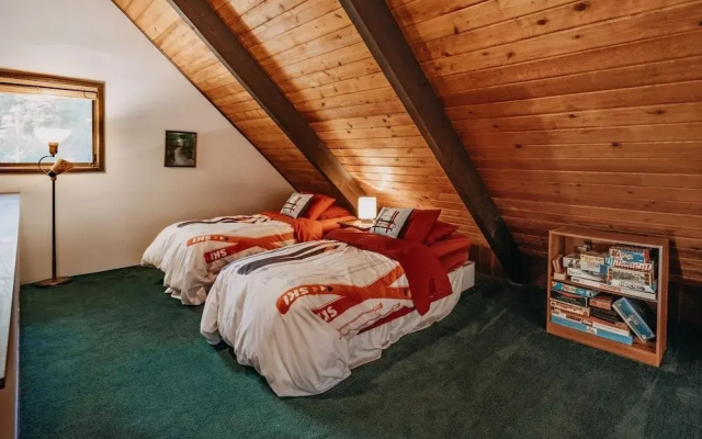98sl - Hot Tub - Bbq - Pets Ok - Wifi - Sleeps 6 2 Bedroom Home by RedAwning