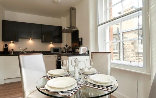 Braid Apartments by Mansley