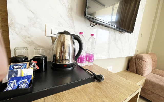TBS Sea View - Full AC- Pool & Breakfast