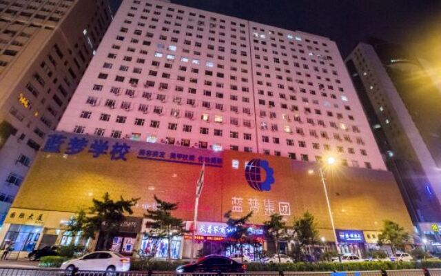James Joyce Coffetel· Changchun People's Square Metro Station