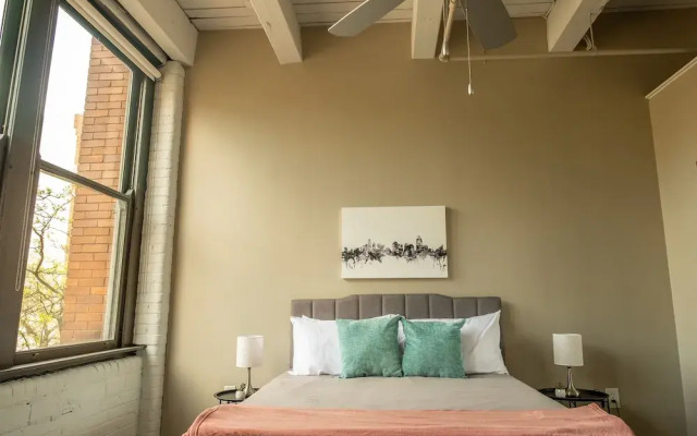 FRONTDESK East 8 Loft Apts Downtown Cincinnati