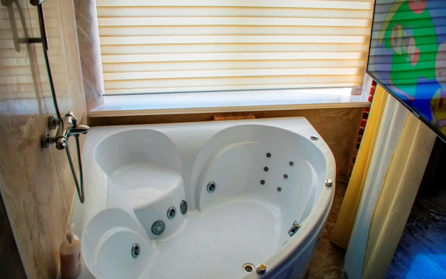 Jacuzzi SpaApartHotel Minsk (Джакуззи Спа Апарт Отель Минск)