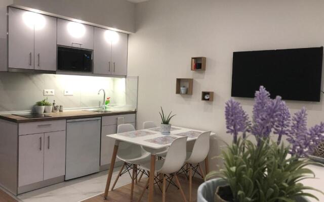 Lakones Deluxe Suites A