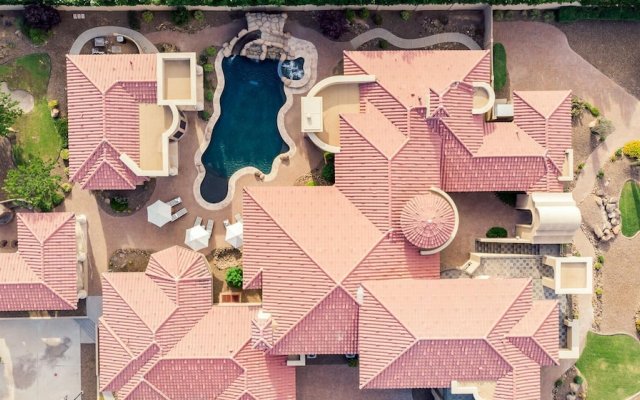 Primrose by Avantstay Extravagant Desert Estate w/ Theater & Pool