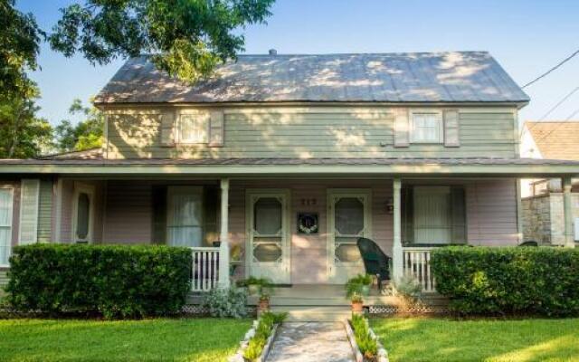 Studio B Guest House