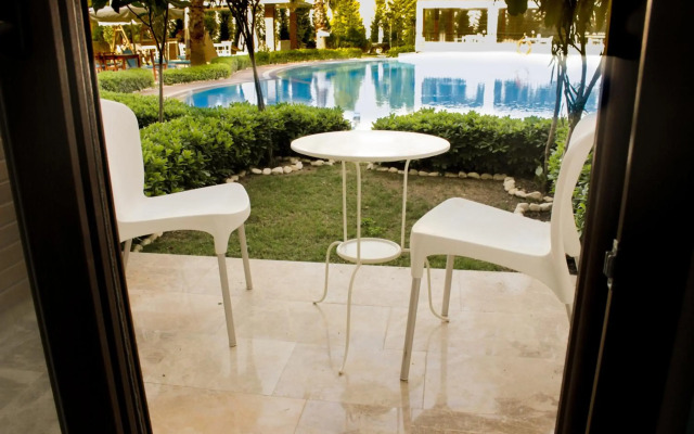 Liona Hotel