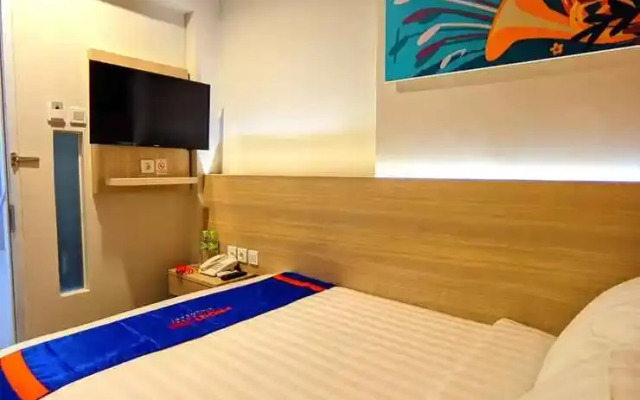 Front One Cabin Hotel Semarang