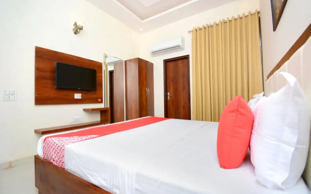 OYO 27061 Hotel Magnum