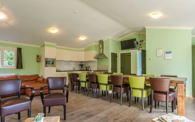 Beautiful House With Sandy Beach, Near Giethoorn