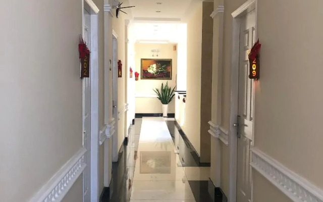 Royal Hotel