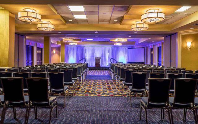 Renaissance Mobile Riverview Plaza Hotel