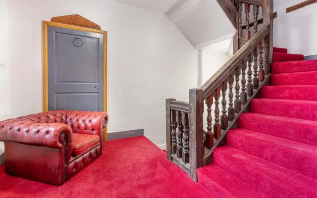 Host Stay Merchant House Studio