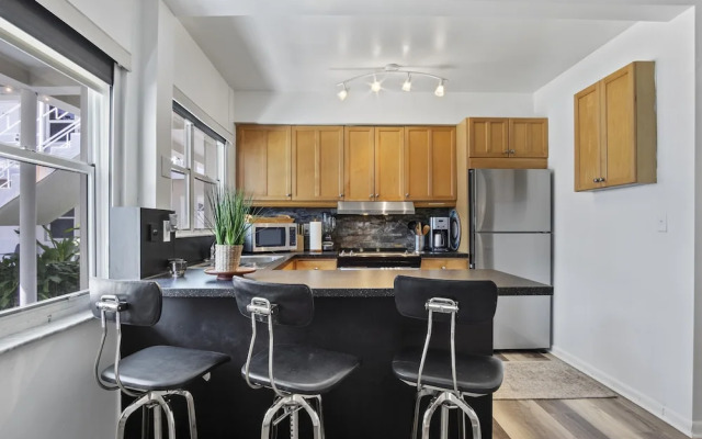 Serene Seaside Escape 1BR Bliss