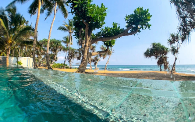 Naomi Beach Resort
