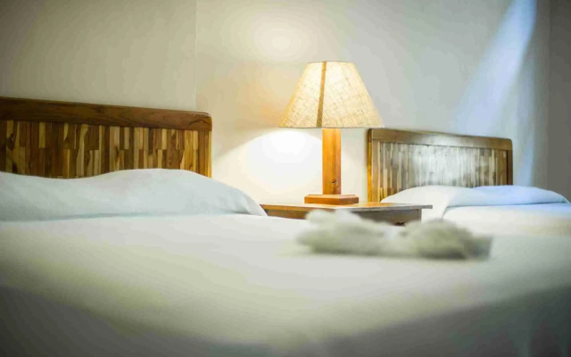 Banana Palms Hotel