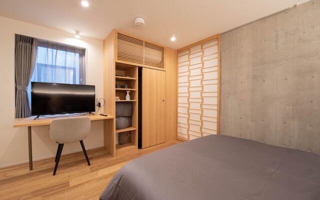 Spatium Ginza Pony